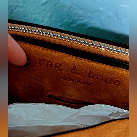 Rag and bone BOURBON SUEDE
PASSENGER
CROSSBODY - Picture 2 of 6